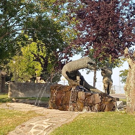 Apartamento Turistico El Esquilon Calzadilla Exterior foto